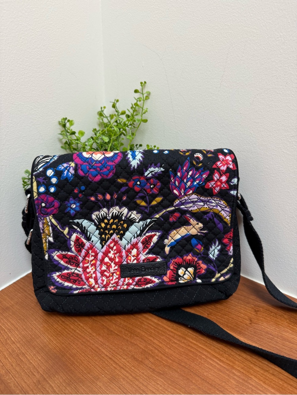Vera Bradley Carson Mini Foxwood EUC